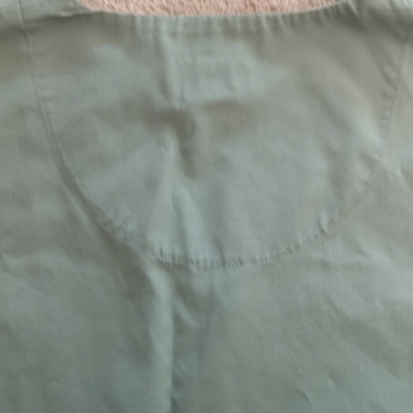 ❤️ Green Scrub Top Med 40 NWOT - Picture 8 of 10